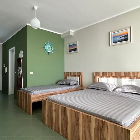 Eri 4 Apartment