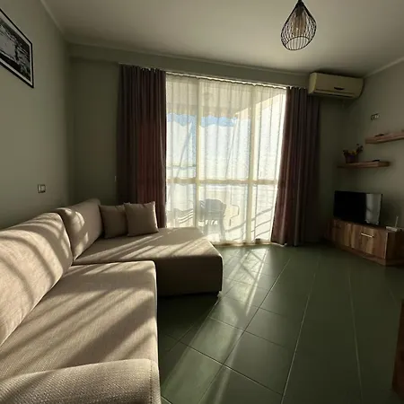 Eri 4 Apartment