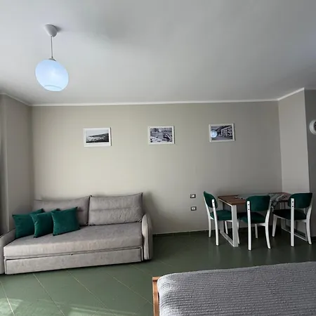 Eri 4 Appartement *