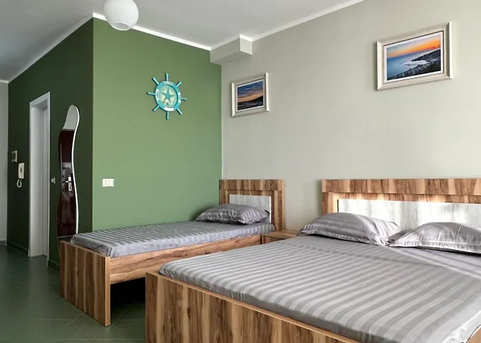 Eri 4 Apartment